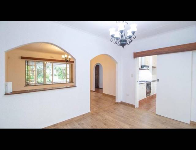 4 BEDROOM HOUSE FOR SALE IN VAN RIEBEECK PARK